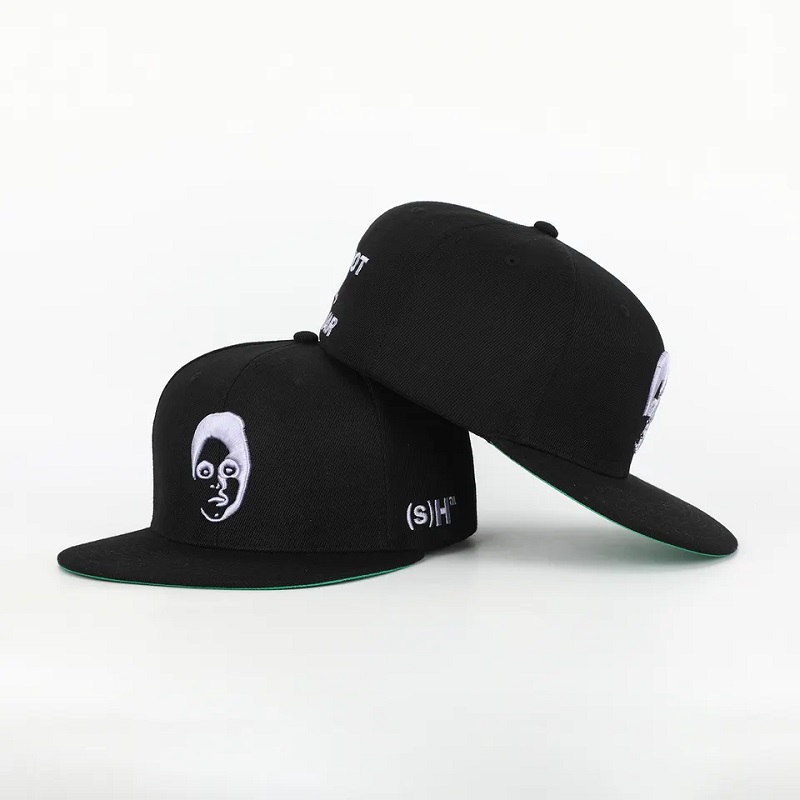 Vlastní 6 panel Black Uzavřený zadní zadní flex fit cap cast cated klobouk 3d empoidery logo zelené podbrim hip hop cap cap cap